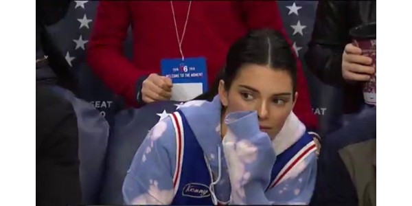 Ben Simmons možda će trebati podršku njegove djevojke više Ben Simmons možda će trebati podršku njegove djevojke više